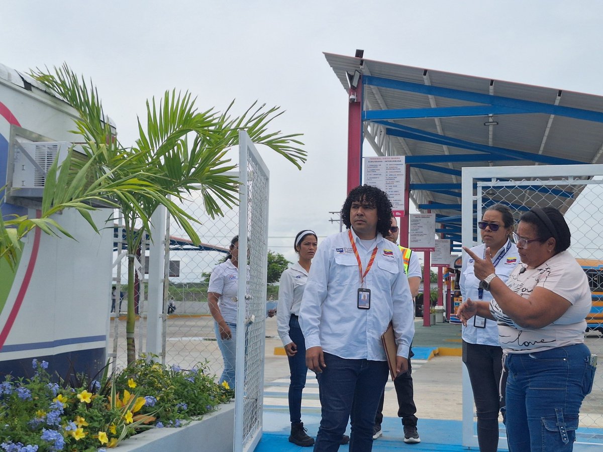 InttContigo's tweet photo. El INTT desplegó un operativo de inspección en Carabobo, iniciando en Tocuyito. Se supervisaron estacionamientos de guarda y custodia, terminales y centros de reciclaje automotriz (chatarreras) para verificar el cumplimiento de la ley y garantizar tarifas justas. https://t.co/ooj4yK4LO5