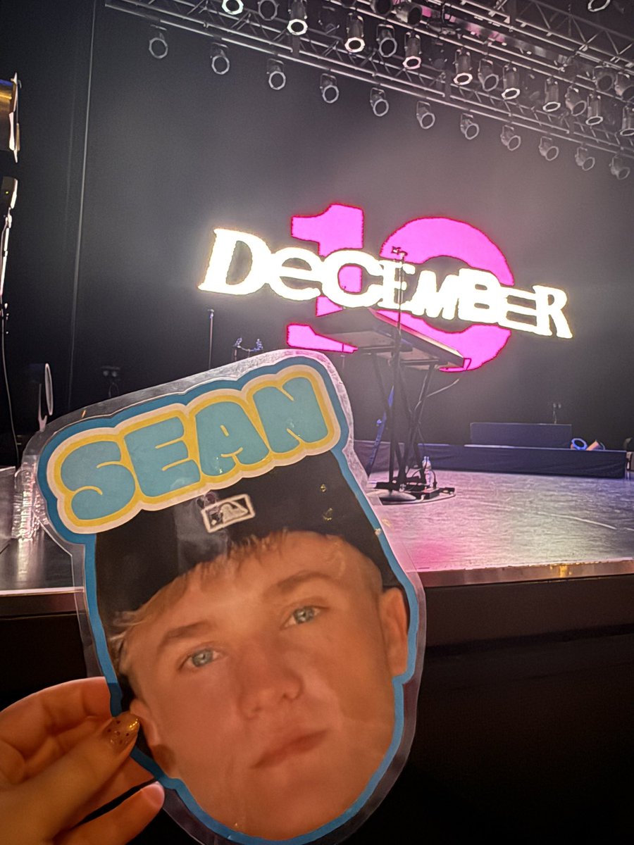 tomikinson's tweet photo. 昨日！やっとやっと会えた😭🤍
また日本に来てくれてありがとう！
ライブ中、Seanこっち見てる？ふえええ？って1人で何度もあわあわ😂
カバーも好きな曲ばかりで大天才❤️‍🔥
明日も楽しむぞ✊🏻💟
#December10 @December10JP https://t.co/InLFHh269R