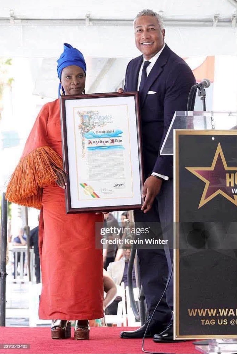 ElTourbillon's tweet photo. Félicitations à vous, Mémé ♥️🥂✨, ainsi qu’à nous, Béninoises 🇧🇯🥰, et à toute l’Afrique 🙌🏾🌍❤️ ! https://t.co/Glhdk2YHQK