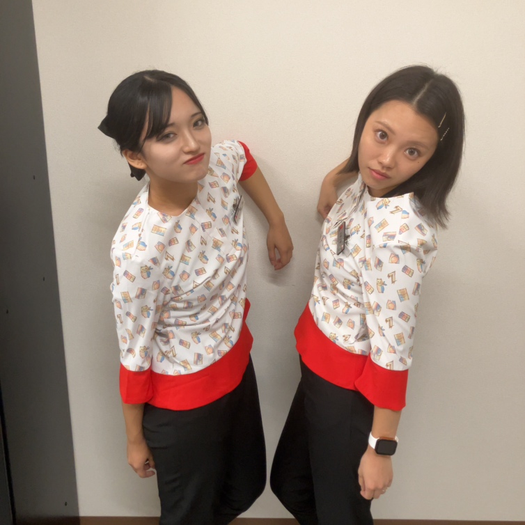 Tenntyou0801's tweet photo. 最近制服が夏服に変わったの気づきました？🌻

見た目も気分も少し涼しくなりました！

ご来店の際はぜひチェックしてみてください😊

皆さまのご来店をお待ちしております！

#月寒 #豊平 #札幌 #マルハン https://t.co/P9l3vncDs3