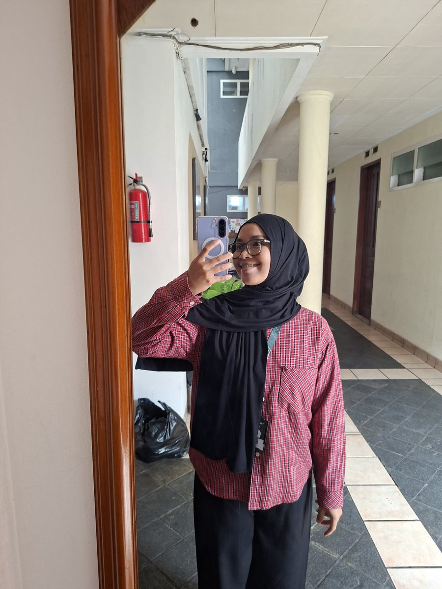 thisisichaa's tweet photo. Lika liku si merah hari ini~ https://t.co/n3baSh25is