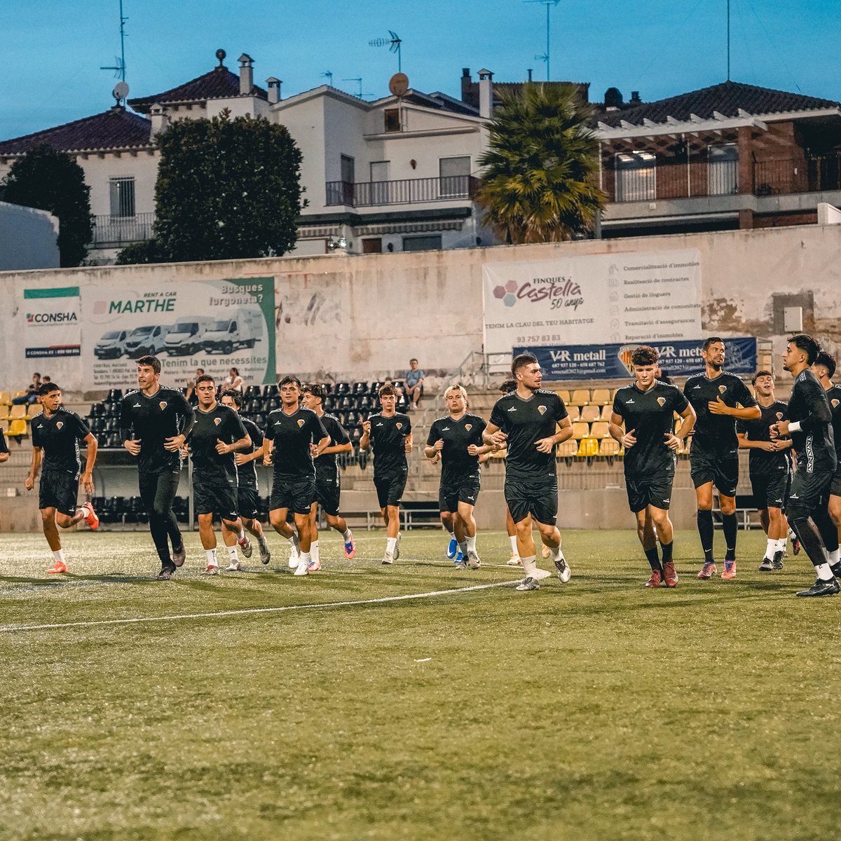 ce_mataro's tweet photo. Endavant, Mataró! 🟡⚫💪 https://t.co/Q0KWQFuRu6