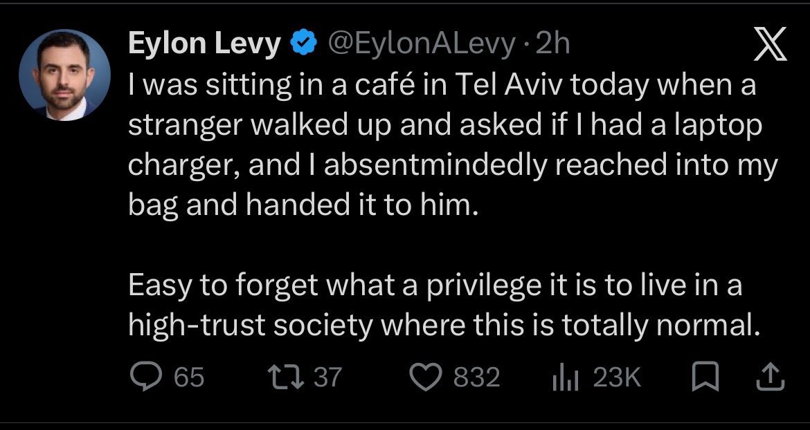 yoUsaama's tweet photo. well this is interesting. what in the hasbara is going on https://t.co/bbz2fXaCVo