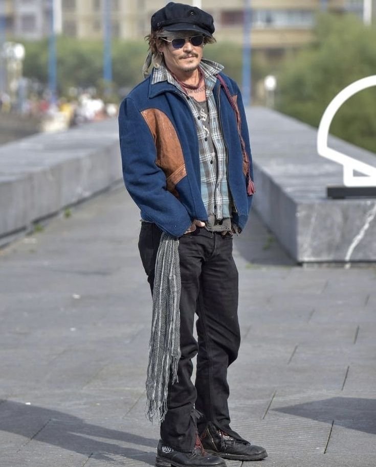 JohnnyDeeptq's tweet photo. Some moments are meant to be felt, not explained. Grateful for the people who continue to share this journey with me. 🖤🎸

#JohnnyDepp #JohnnyDeppFans #Hollywood #Actor #Film #Music #Fans #Cinema https://t.co/qe7O4MMkfh