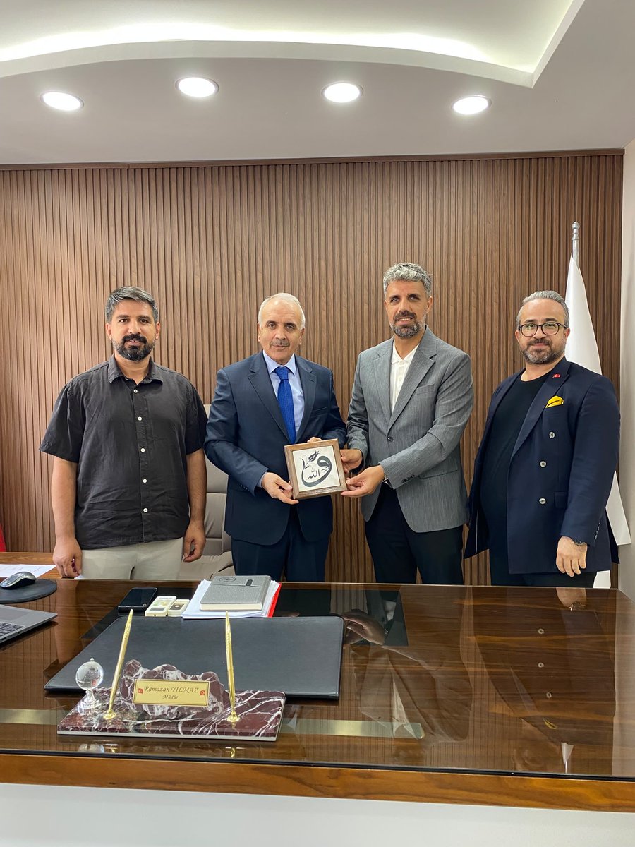 muratcakan1905's tweet photo. Beylikdüzü İlçe Milli Eğitim Müdürü olarak yeni görevine başlayan,  kıymetli büyüğümüz Sayın Ramazan Yılmaz'a hayırlı olsun ziyaretinde bulunduk. Kendisine yeni görevinde başarılar dileriz. https://t.co/may2xyiZlY