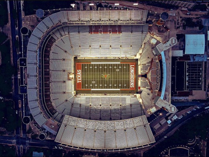 kyleumlang's tweet photo. 17 days until Texas Football 🤘🏽 https://t.co/4uSDmza4Ws