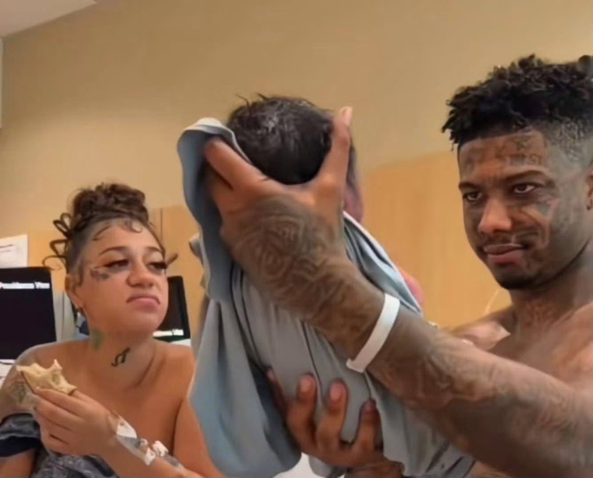 juliethardt's tweet photo. Blueface had to get a GOOD LOOK at the baby before CLAIMING HIM 😭😭😭😭😭 https://t.co/eppMUQOPFY