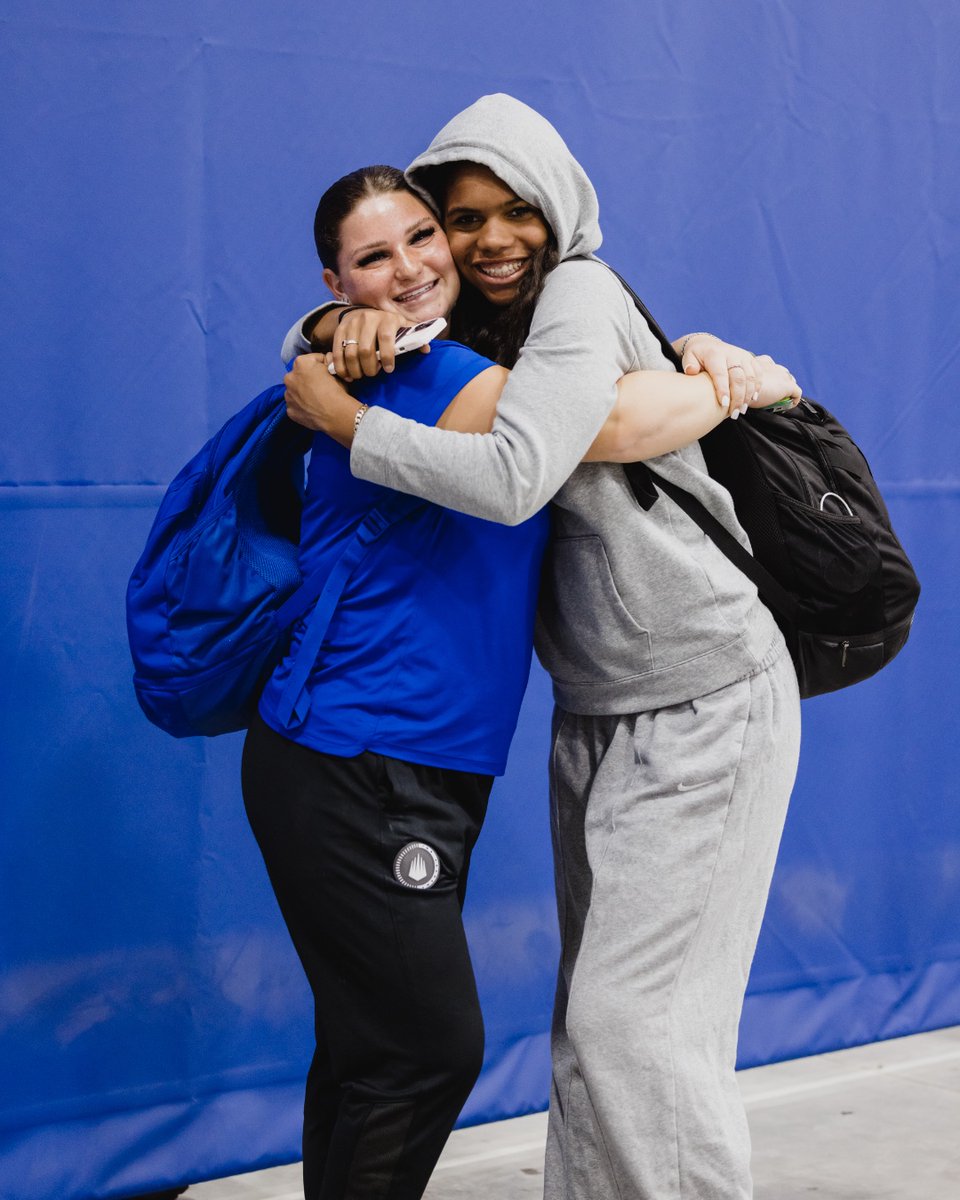 IMGABasketball's tweet photo. The countdown is almost over⏳

Campus is ready. We’re ready. Now we’re just waiting on you! 👀
Safe travels, student-athletes. See you SO soon at IMG Academy! 👋 https://t.co/i1MIa0YTKr