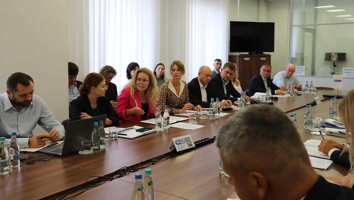OSCEMoldova's tweet photo. We hosted in-person Economy Working Group mtg in Chisinau, bringing experts from both banks. Talks on taxation, trade, import/export, etc. Acting HoM Izabela Sylwia Hartmann stressed face-to-face dialogue is key to finding solutions, maintaining momentum in negotiation process. https://t.co/IAYo3Ne0Lk