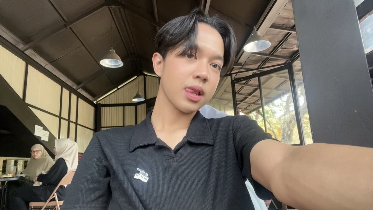 Mjsnzjsb's tweet photo. Hai pwetyyyyy https://t.co/09rEbL9iRJ