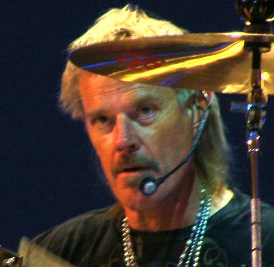 alanlechusza's tweet photo. REST IN BEATS!
ZZ Top drummer Frank Beard dies at 77. ZZ Top is mourning the loss of longtime drummer Frank Beard, who died after suffering health issues. The band has called off multiple upcoming shows in the wake of his death.
#zztop #rockmusic #culture https://t.co/MFUgbhK8gI