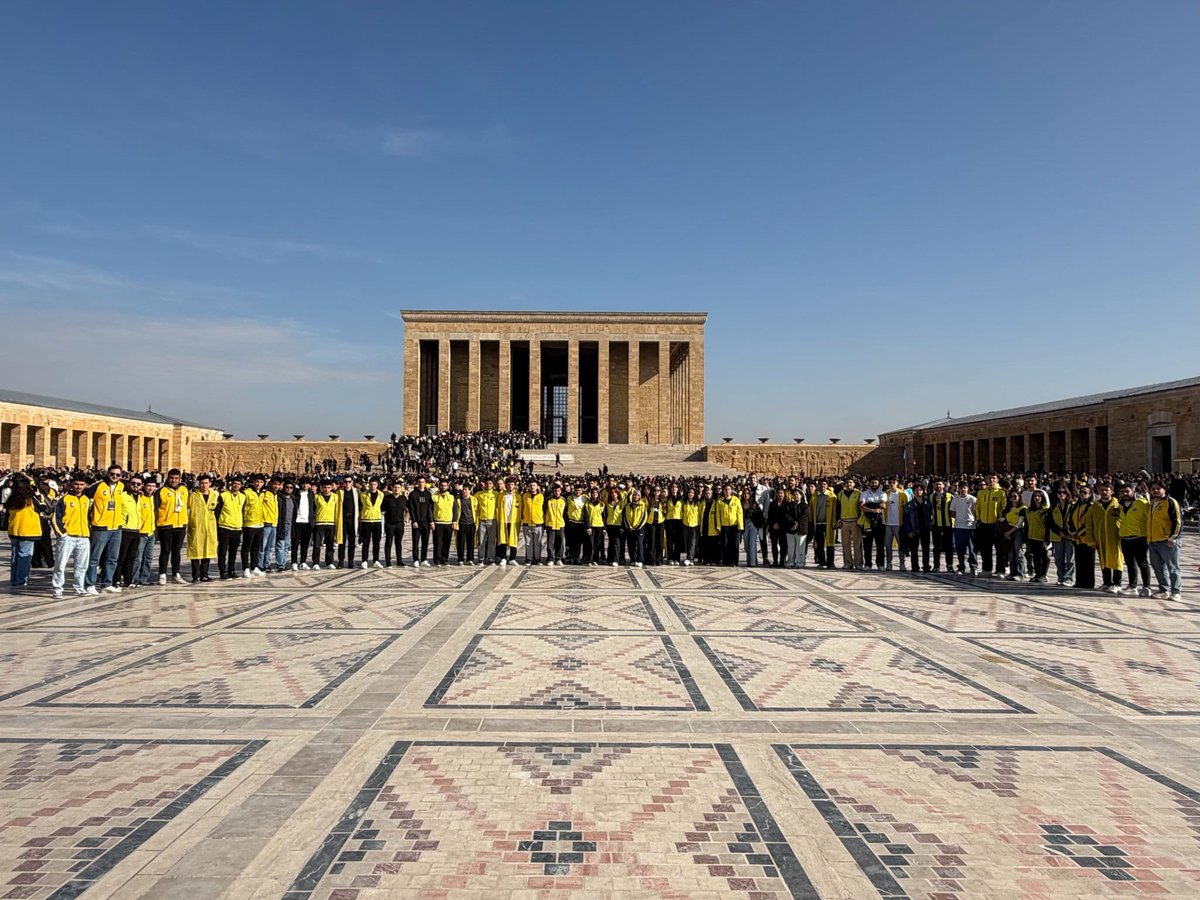 UFBUludag's tweet photo. Bursa Uludağ Üniversitesi'ni kazanan tüm Fenerbahçeli arkadaşlarımızı tebrik ederiz. Sizleri de aramızda görmeyi bekliyoruz.
#HaydiSenDeGelKatılBize https://t.co/jdQQBvCciz