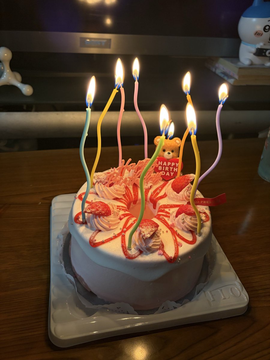 cv6lm's tweet photo. 先日お母さんの誕生日パーティーをしました🎉うねうねろうそく可愛い💕
全部美味しかった！ https://t.co/gmODruQcIm