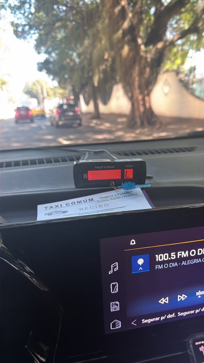 mocaure's tweet photo. @amma221 @isameiraz @anaonisroc Eu sei porque eu vivo isso, se eu não ligar eu sei o que acontece, é obrigatório a gente ligar mesmo pegando corrida de qualquer app, inclusive o https://t.co/VuWgTv9jJD que é o oficial da prefeitura. https://t.co/OPbRGXOqXI