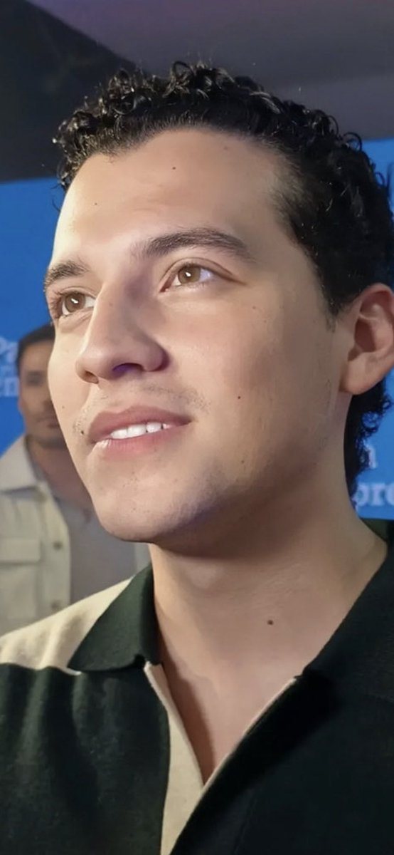 yesvibra's tweet photo. Que lindos ojos tienes debajo de esas 2 cejas 🙂‍↕️

Pues muy buenos días 🙃

#MarioGirón https://t.co/EorjyggggA