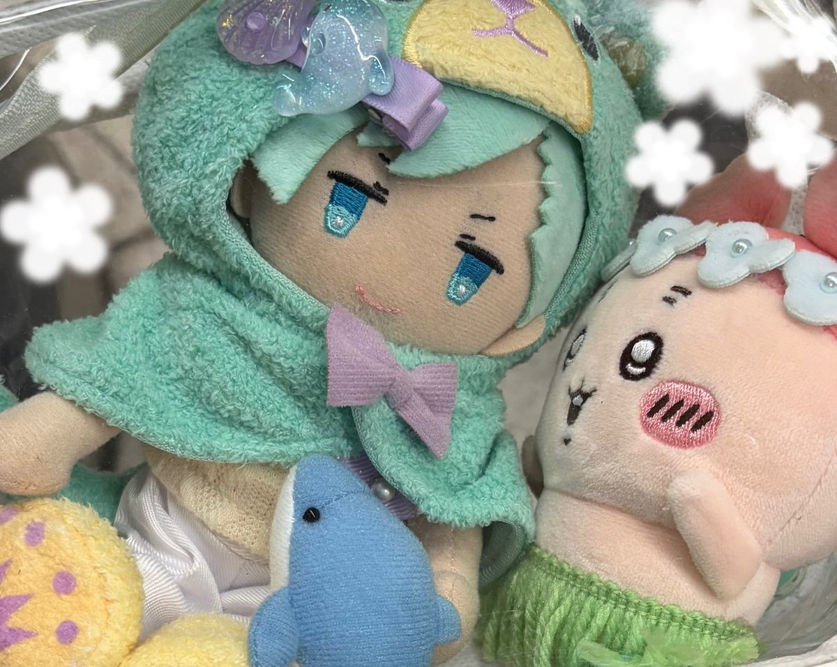 UPQNmu's tweet photo. 今日ふと気づいたら
お出かけポーチの中で
あいちゃんぬいすと
かにちゃんが
内緒話してる感じになってたの
かわいすぎるから見て〜🥰✨ https://t.co/bkJd0XjWQj