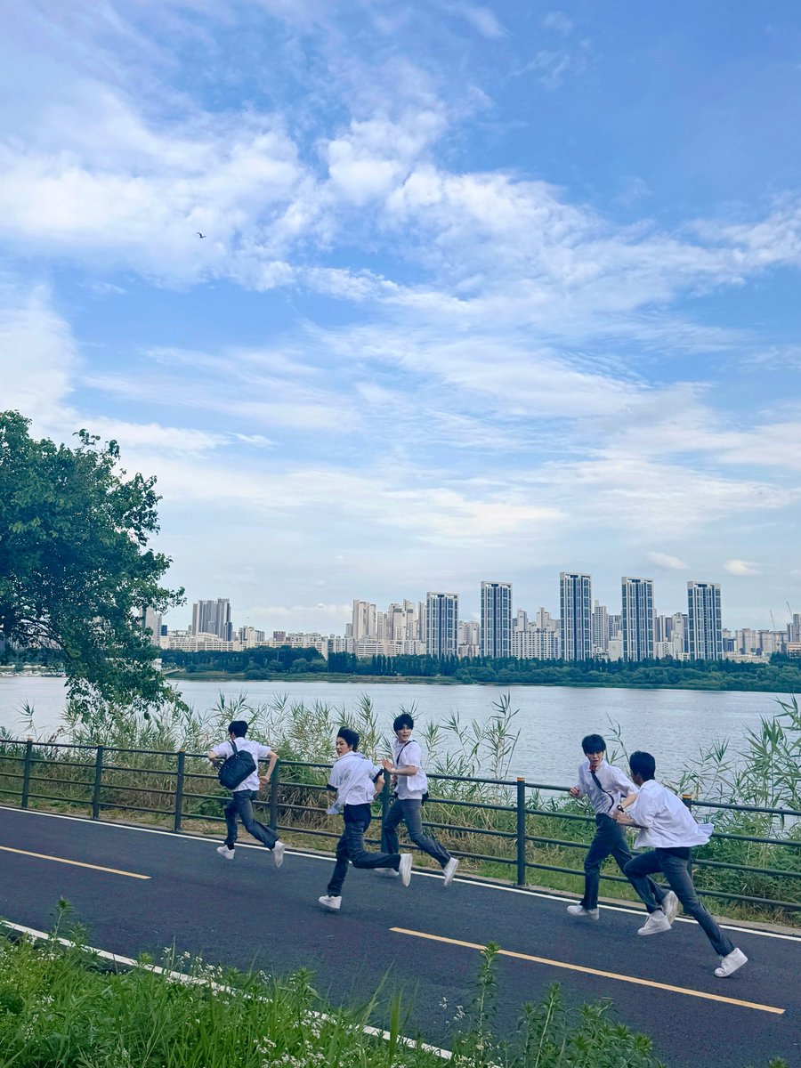 myseokryudan's tweet photo. oh say it ditto, i want you so, want you, so say it ditto ⋆.ೃ࿔*:･ https://t.co/nSLTJ1WcJD