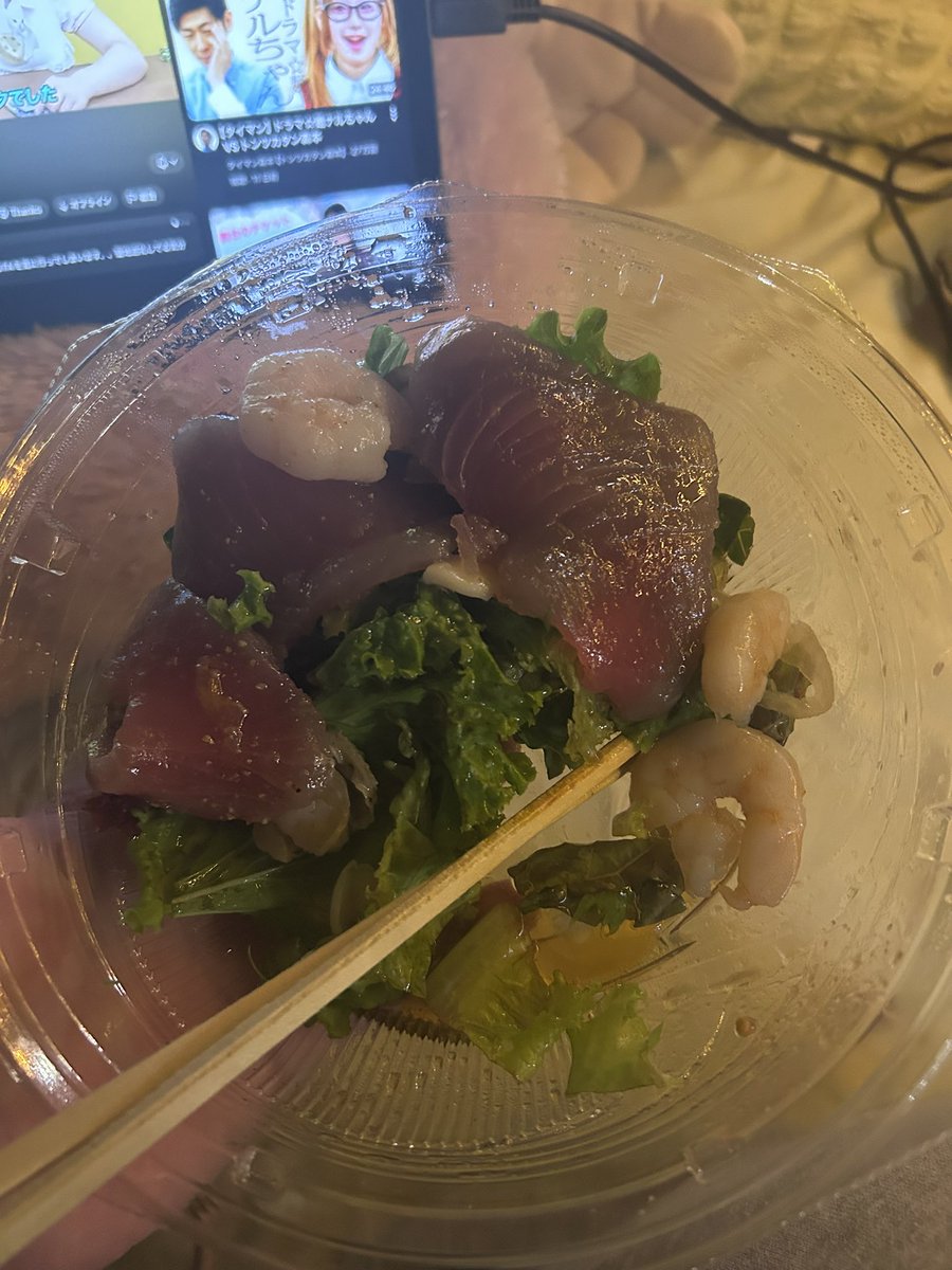6hr47's tweet photo. めっちゃ美味しいサラダありがとう https://t.co/GNAJmTUIy3