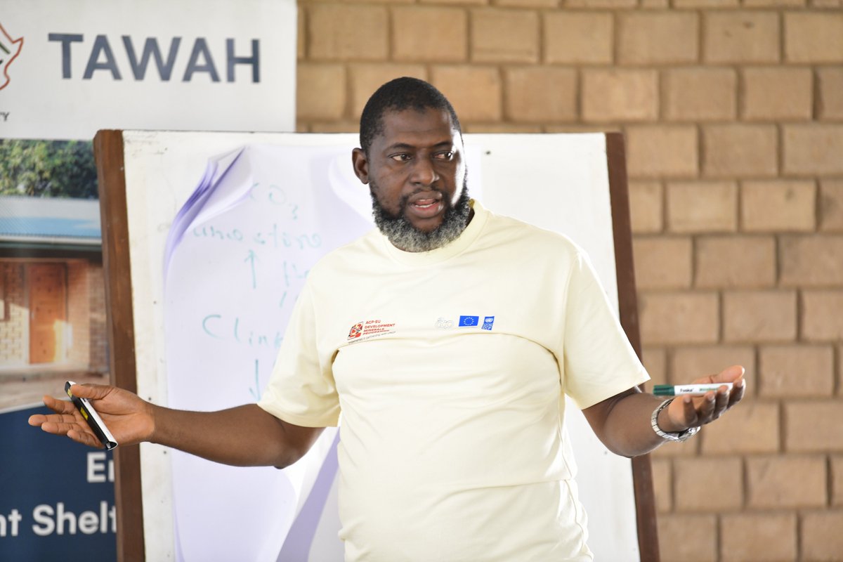 DevelopmentMin's tweet photo. Did you know that cassava peels, sugarcane husks and rice husks have potential for lower-carbon construction?
During the Low-Carbon Materials Training in Tanzania, participants explored how agricultural waste could help reduce cement use in construction materials. https://t.co/vQTtViDRtF