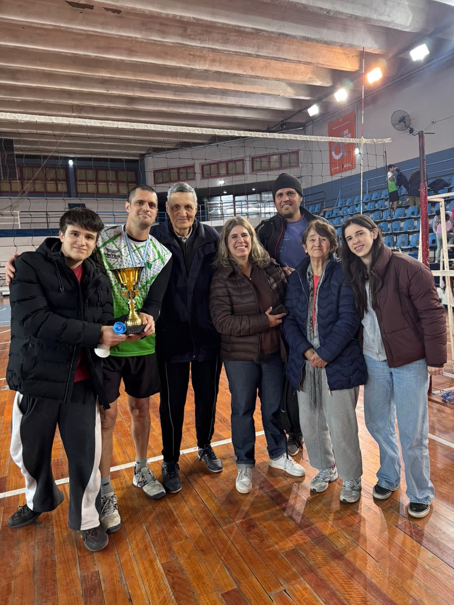 davidegom's tweet photo. Bicampeón https://t.co/caEqwO5ITI