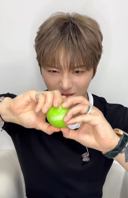 Kkorepo's tweet photo. #ジェジュン、無邪気な子どものような姿…「うわ、音ヤバい…」（動画あり） 
🔗https://t.co/scHsro9dIX https://t.co/pjuwA39JQw
