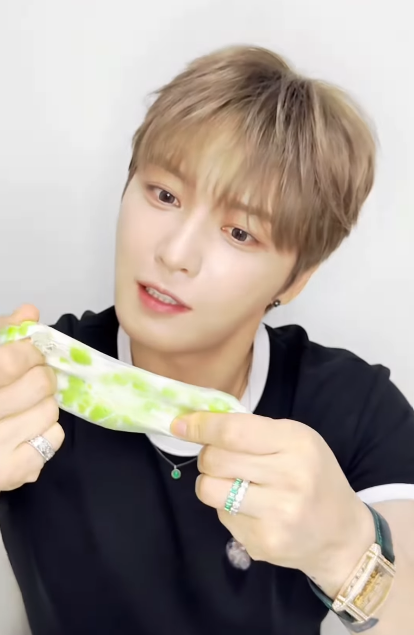 Kkorepo's tweet photo. #ジェジュン、無邪気な子どものような姿…「うわ、音ヤバい…」（動画あり） 
🔗https://t.co/scHsro9dIX https://t.co/pjuwA39JQw