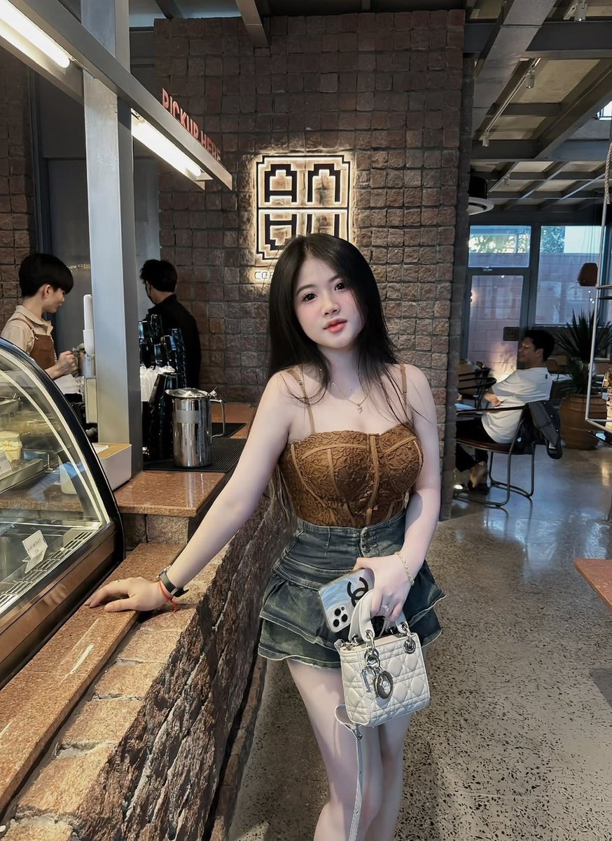 BasilDresser's tweet photo. 🥟 เกี๊ยวทอดกรอบ ๆ คือของกินเล่นที่เผลอแป๊บเดียวหมดจาน
🌶️🍡🍡 จิ้มซอสเผ็ดหวานเพิ่มอีกหน่อย ยิ่งหยุดกินไม่ได้
🥤 มีน้ำเย็น ๆ สักแก้วไว้คู่กันก็ครบ
😆 ตั้งใจว่าจะกินเล่น ๆ สุดท้าย��ลายเป็นมื้อใหญ่เฉยเลย!

💌 alice.63
#รับงานกระบี่ รับงานกระบี่ ❤️ https://t.co/3XI8A5M8vq