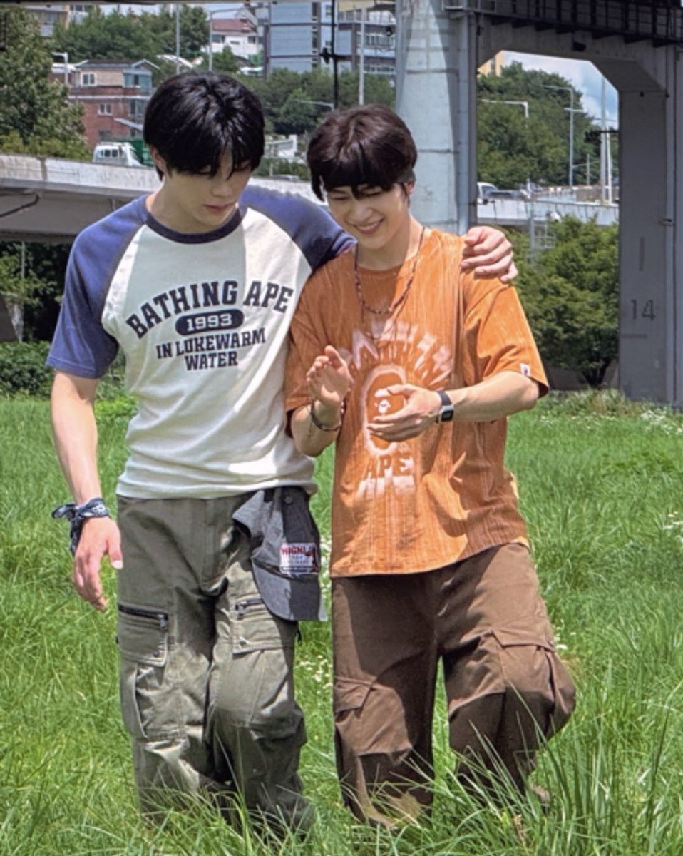 myseokryudan's tweet photo. mattparkz 💙🧡 https://t.co/xA1b01MUsV