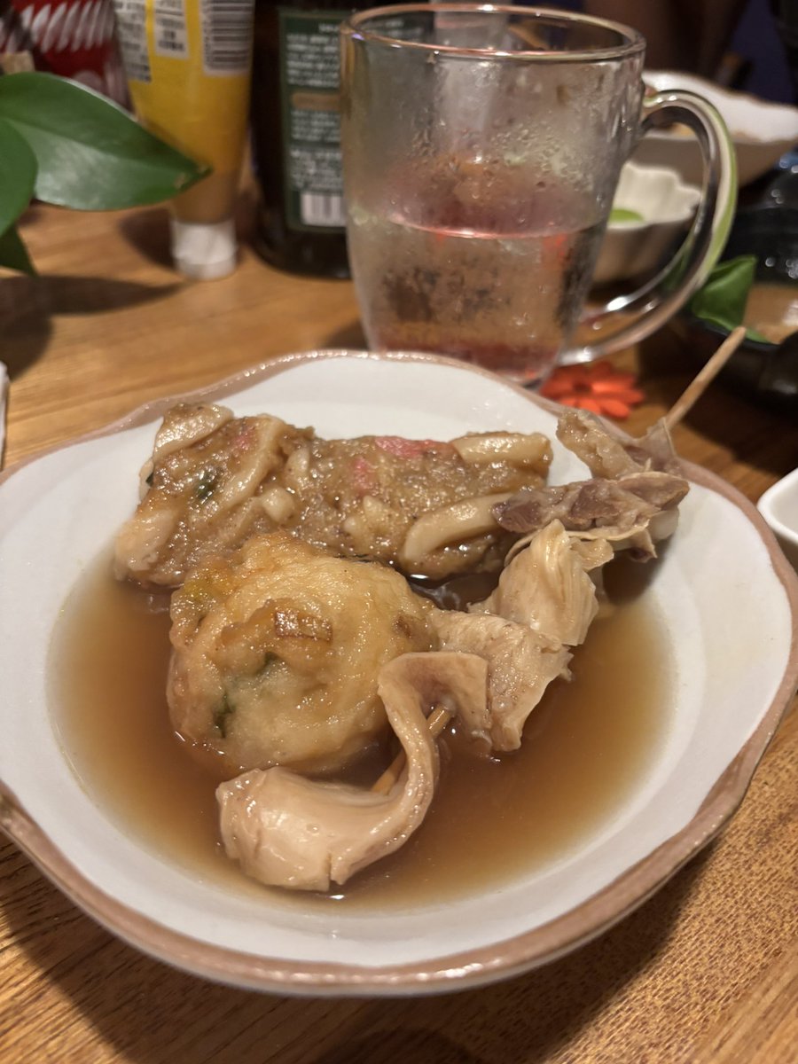 mon_kuma's tweet photo. 神部くんとおでん飲み。写真撮り忘れるほど美味しかったー。 https://t.co/dlay2LaHhc