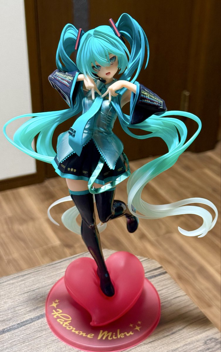 LUNA0723555's tweet photo. プライズフィギュアでこの出来の良さ……ッ！ https://t.co/HaNc5BJnAc