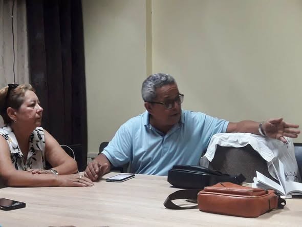 CNCTVGranma's tweet photo. Precisan detalles sobre  la Feria del Libro en #ProvinciaGranma 
El programa de la 34 Feria Internacional del Libro Granma, fue  analizado este martes durante un encuentro entre el Comité Organizador del evento y Ridiel Roblejo Leyva, director provincial de Cultura. https://t.co/vx2G6IQ5CN