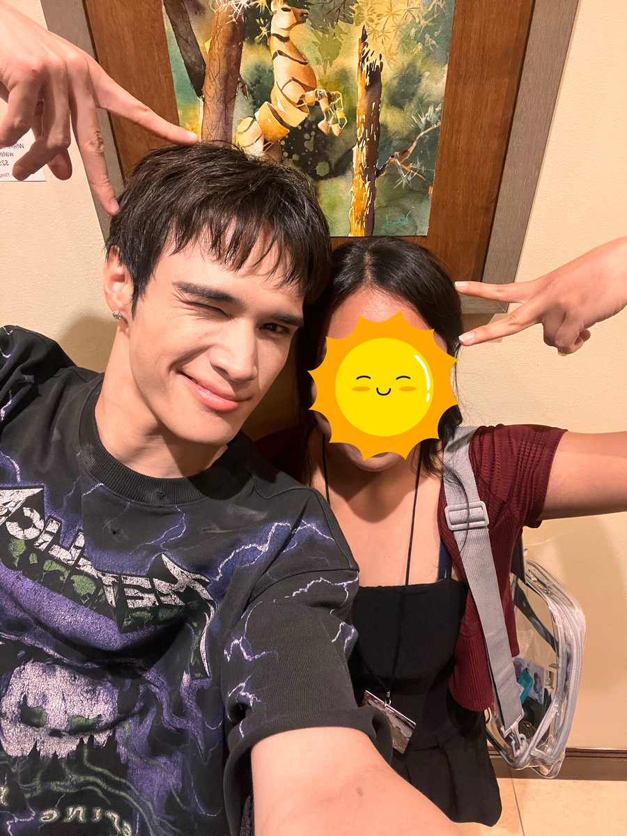 withxiang's tweet photo. chicas de verdad el concierto d onepact fue increíble necesito ir a otro 😭ojalá lo disfruten tanto como yo si tienen la oportunidad de ir💓 #ONEPACT_INAZ https://t.co/Ll7TDq7Q0b