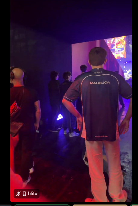 PPTrapHouse's tweet photo. one of the members in Pussy Pounders was next to malibuca and got imitated by his aura. @CpT_YuTa @MalibucaFN https://t.co/aImiF650Po
