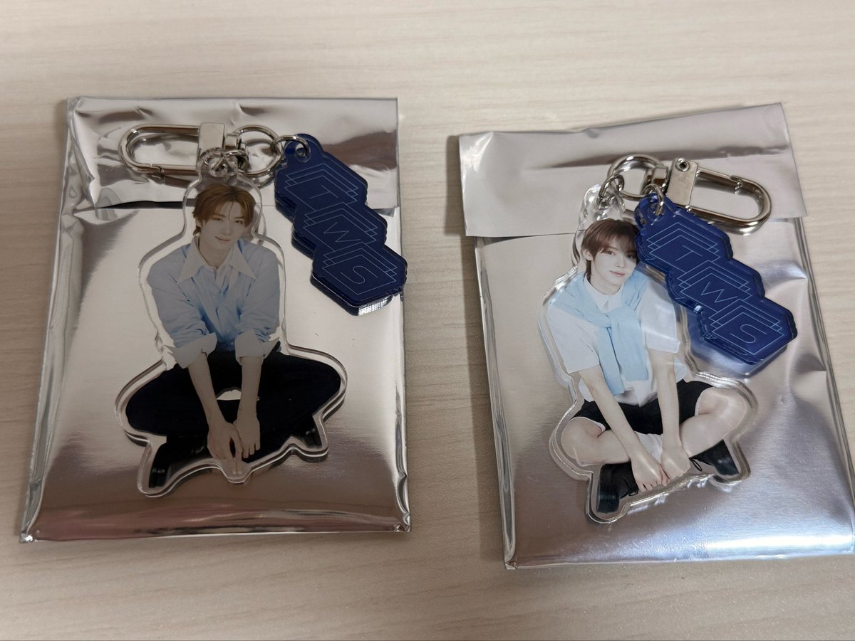 Sie9Nk's tweet photo. TWS TOUR '24/7:FOR:YOU' IN JAPAN アクリルキーリング  キーリング 交換

【譲】ヨンジェ ハンジン
【求】同種 ドフン

郵送📮 or 神戸4、5、6日手渡し＞横浜オーラス手渡し（ボネクド8/22、ko1keyz8/23での手渡しも🉑）

お気軽にお声掛けください！ https://t.co/1ykGl7rtjj