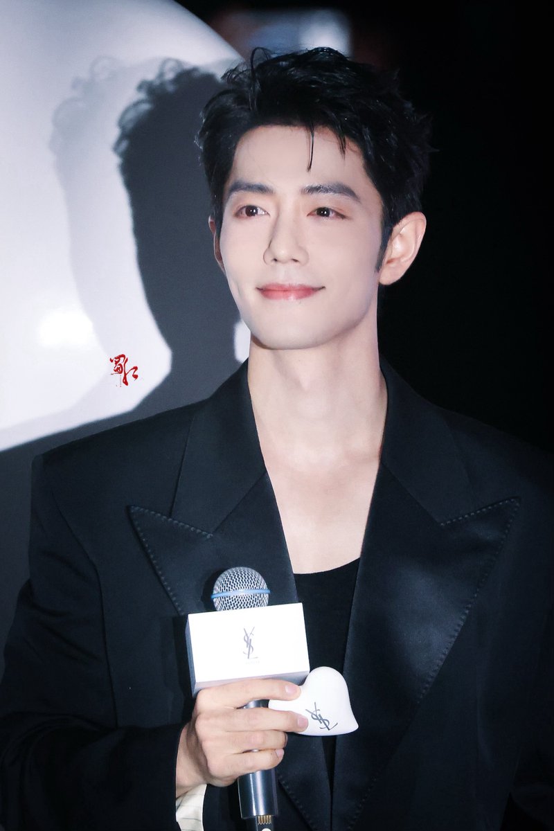 nahz_oaix's tweet photo. Chuu ~ 

cr 蜀紅·肖战
XIAO ZHAN IN HONG KONG
#XiaoZhanxYSLBeautyHK https://t.co/tvzqHLCFhy