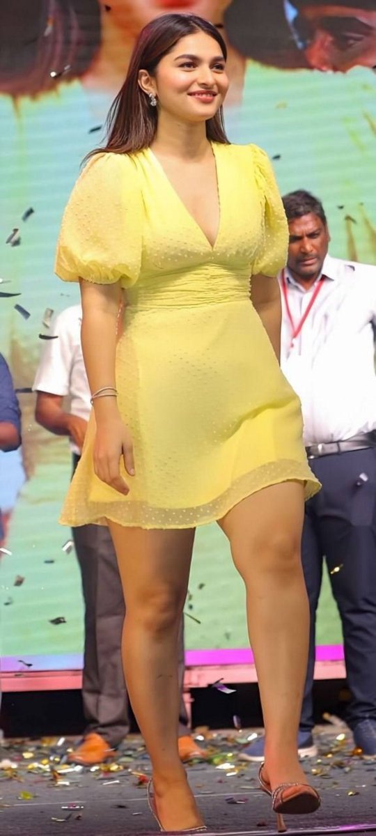 super_tv_hindi's tweet photo. #KayaduLohar's 4 most beautiful and stunning pics https://t.co/k99Obmt15q