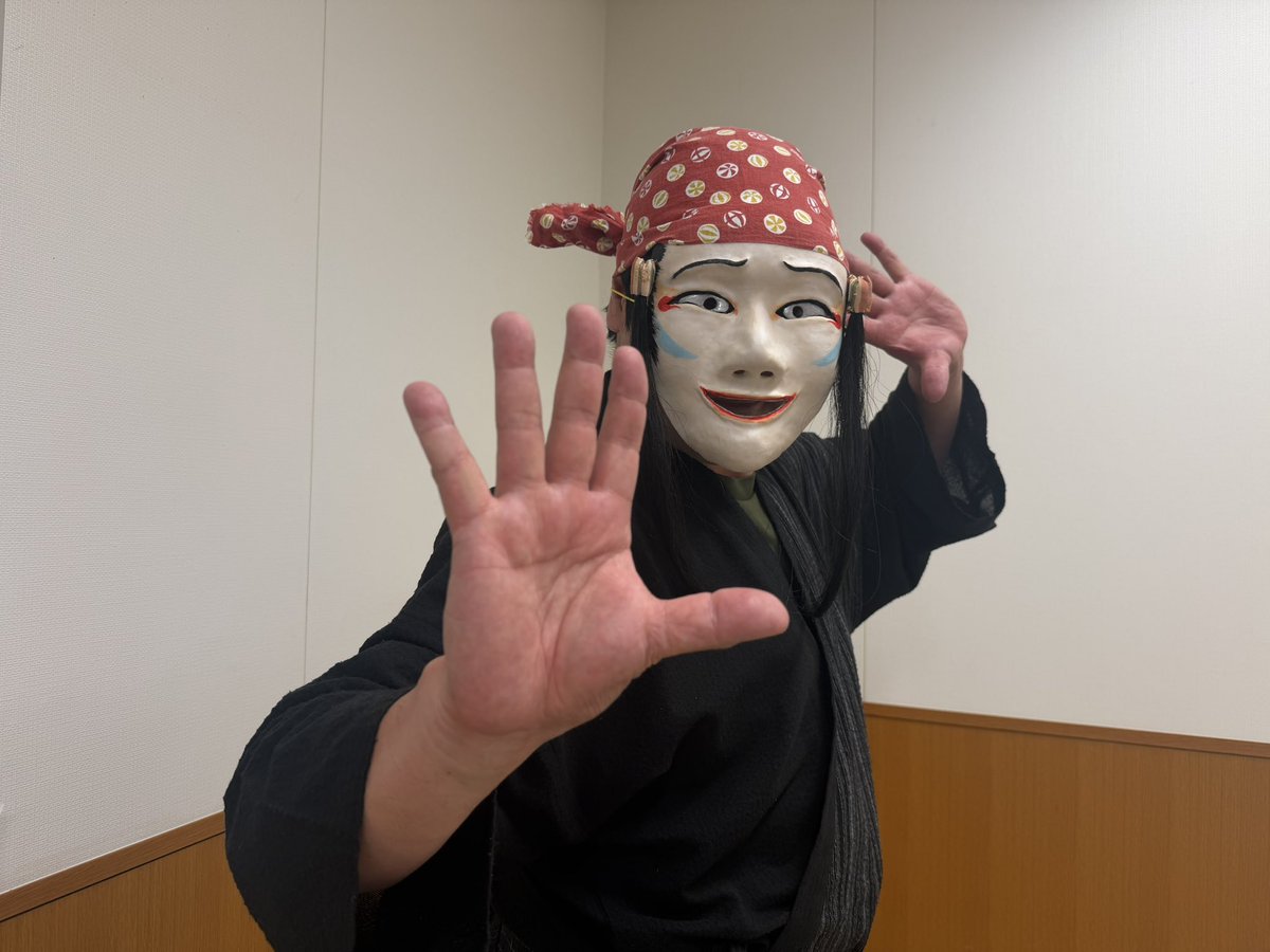 phantomeria2025's tweet photo. ＼9月公演新監修／
新曲『静かに静かに』の振り付けを、神楽師の吉福百合之介氏 @kakoyurinosuke にお手伝いいただきました。浅草を中心に全国を飛び回る神楽団 吉福社中代表により、美しく哀しい歴史の物語が舞として令和に現れます。

チケット販売中
https://t.co/E3jemrFkZC

#江戸妖怪探偵社 https://t.co/IBcdePScxu