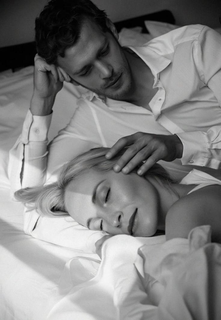 jureamarte's tweet photo. Imagino  verte dormida mientras
la noche se queda en silencio; yo
velando  tus sueños, como quien
protege una  flor 🌹 de cualquier
viento  que  pudiera despertarla.

𝓙𝓾𝓻𝓮  𝓐𝓶𝓪𝓻𝓽𝓮
ᴶᵘˡⁱᵒ ᴬ ᴾᵃᵈᵘᵃ https://t.co/3Pg2yYOsX1