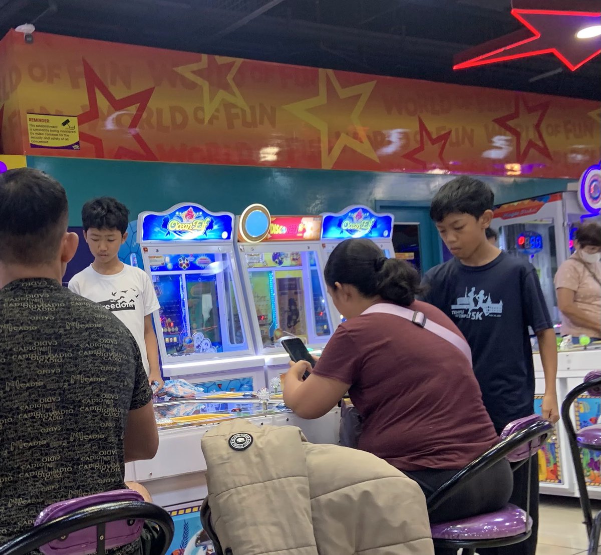 stolenshots25's tweet photo. Mga bagets na tambay at naglalaro sa Isang mall sa may Tagaytay City.
#stolenshots #boys #youngboys #sexyboys #cuteboys https://t.co/FUTmEs4Uvb