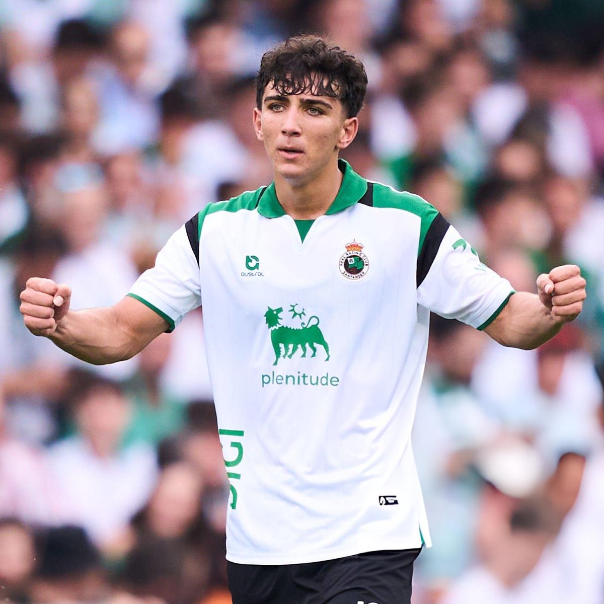MadridXtra's tweet photo. 🚨💣 BREAKING: Real Madrid are working to CLOSE the signing of Racing MIDFIELDER Sergio Martínez (19).

DEAL ON! @jfelixdiaz 🇪🇸⭐️ https://t.co/7SQ50eOWCe