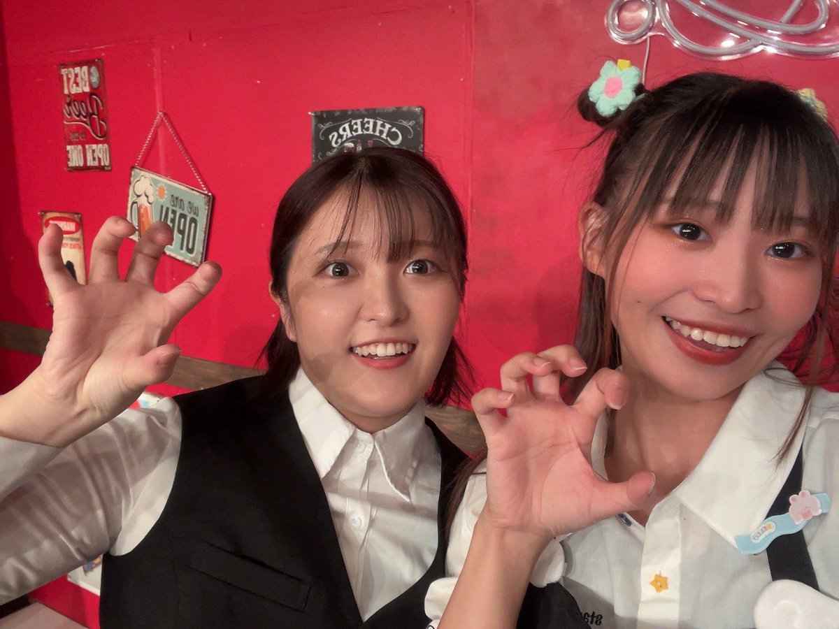 mado_k1026's tweet photo. #xingeye4 
A班初日の配信の販売が終了しました🙇
BC班初日と
全班の千秋楽の公演はまだ購入できます！！

初日4カメ配信
BC班8/20まで
https://t.co/I678T47vIL

千穐楽定点カメラ配信
全班8/24まで
https://t.co/iFuokWpidI

実兎の親友やなぎちゃんと天音の親分✨
お誕生日おめでとう🎉 https://t.co/MpsIAdQdFT