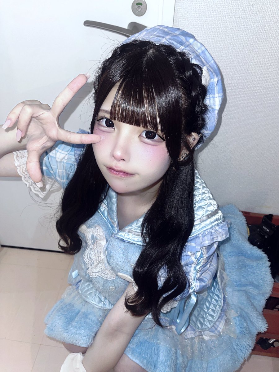 amamiya__coco's tweet photo. 言う通りに唱えてね？"君"が一番だって♡ https://t.co/57En7e1whJ