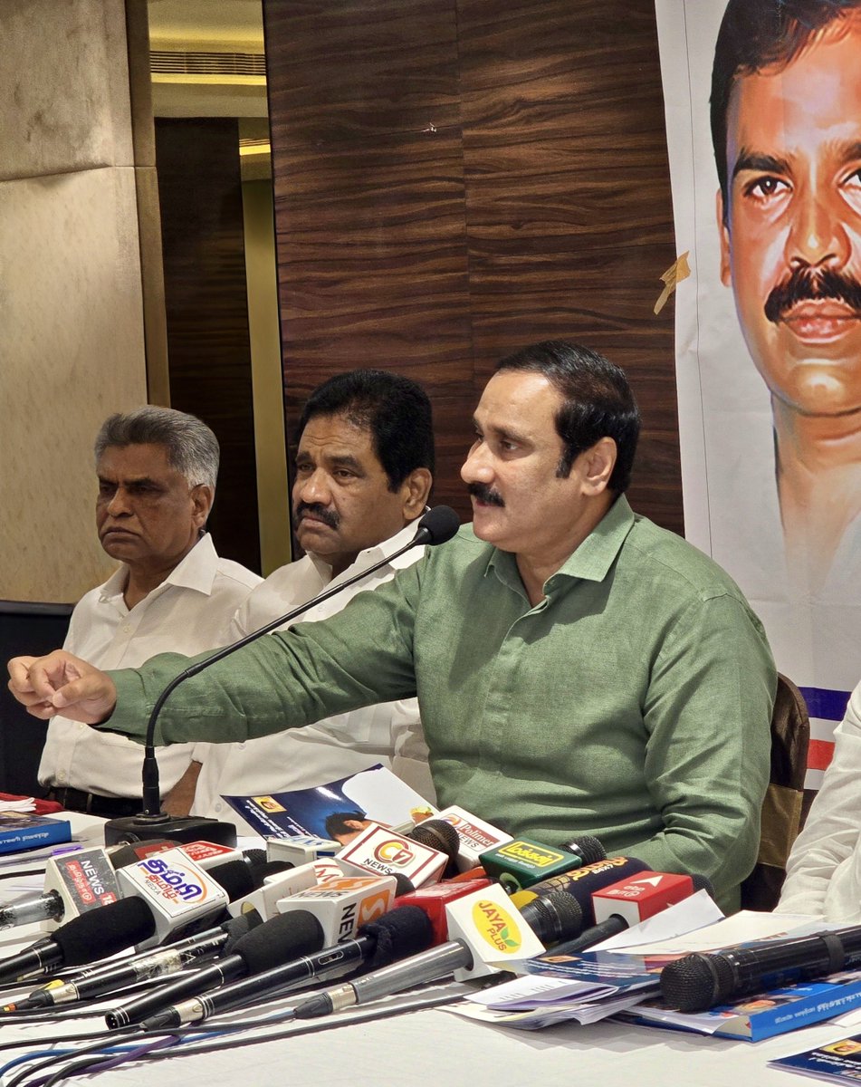 draramadoss's tweet photo. SC/ST மக்களுக்காக ஒதுக்கப்படும் நிதி அம்மக்களுக்காக செலவிடப்படாமல் பொதுத்திட்டத்திற்கு செலவிடுவதை தடுக்கவும், அரசு ஒதுக்குகின்ற நிதி முழுமையாக இம்மக்களுக்கு செலவிட கோரியும் மற்றும் பஞ்சமி நிலம் மீட்பு தொடர்பாகவும், சென்னையில் புரட்சி பாரதம் கட்சி சார்பில், நடைபெற்ற அனைத்துக் கட்சி ஆலோசனை கூட்டத்தில் பங்கேற்று சிறப்புரையாற்றிய போது.!