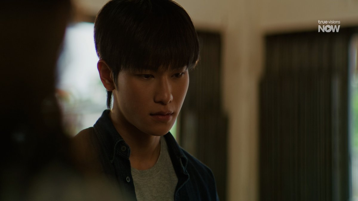 truecjcreations's tweet photo. "มึงจะเอาไม่เอา? ถ้ามึงจะรับปากกูอ่า มึงรับปากใช้สมองเยอะ ๆ คิดเยอะ ๆ " พ่อพี่ภูมิขาโหดด่าแรง แต่สอนพี่ภูมิโคตรดี 

#MuifeiFinalEP https://t.co/3EhYRK5aKU