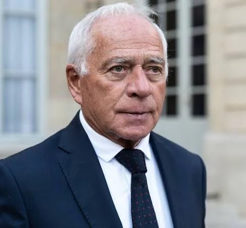PatrickVignal's tweet photo. Député socialiste puis sénateur, nous étions quelques uns au début de l’aventure avec @f_patriat aux côtés d’@EmmanuelMacron , il a été un artisan de toutes les campagnes, un compagnon de route de @Renaissance .

Avec lui, comme avec Gérard Collomb, disparaît une figure noble, classique et traditionnelle de la politique.

Toutes mes pensées accompagnent aujourd’hui sa famille et ses proches dans le deuil.