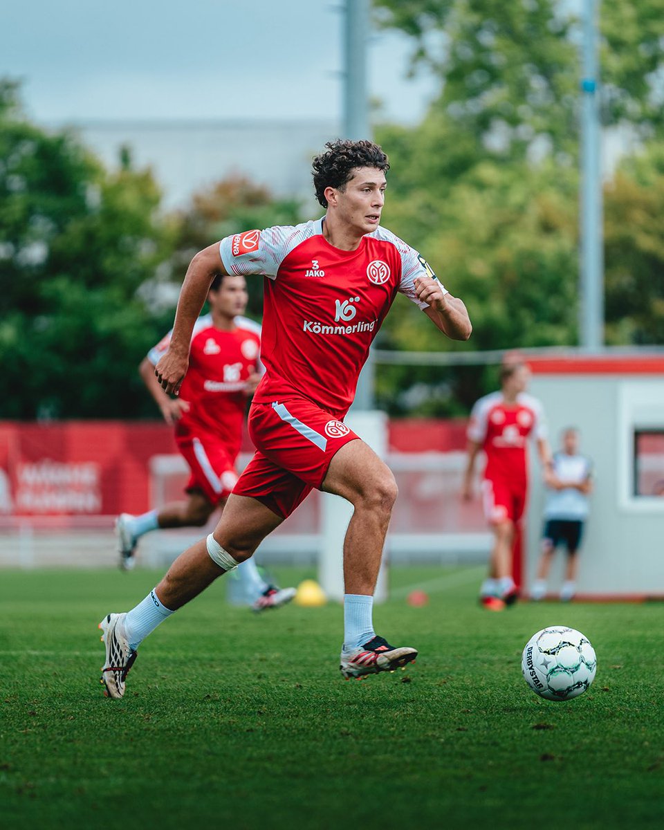1FSVMainz05's tweet photo. All 👀 on 🆂🆄🅽🅳🅰🆈

Wir sind bereit! 🔥

#Mainz05 #VFBM05 https://t.co/E2Xghr8JnD