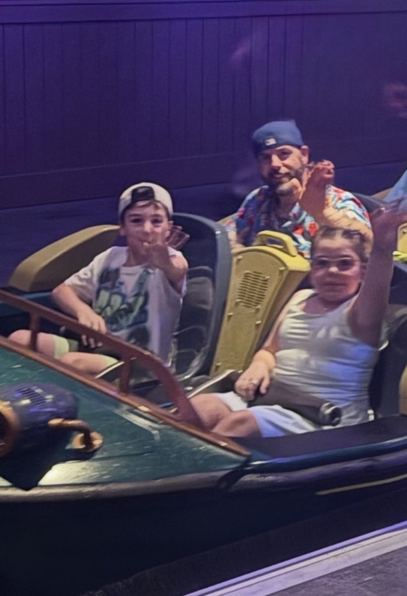 Jonny_Amusement's tweet photo. Happy opening day for NightFlight Expedition at Dollywood! https://t.co/5JQf8XwmOb