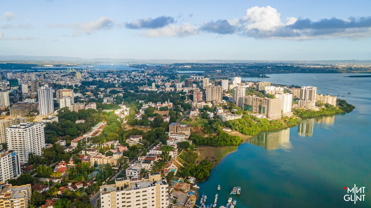 mangunyi's tweet photo. Mombasa Kenya’s oldest city doesn't tell you it's an island. You must rise above it to see it the way it deserves to be seen.
I flew over Tudor Creek and I just marveled at how the water curls in from the ocean and wraps itself around the old city like an arm. #MintGlint #Drone https://t.co/WCzQcmz6Vr