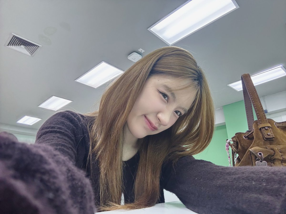 chamcham101048's tweet photo. เปิดเทอมคับบ~ https://t.co/bPgSHb7ULX