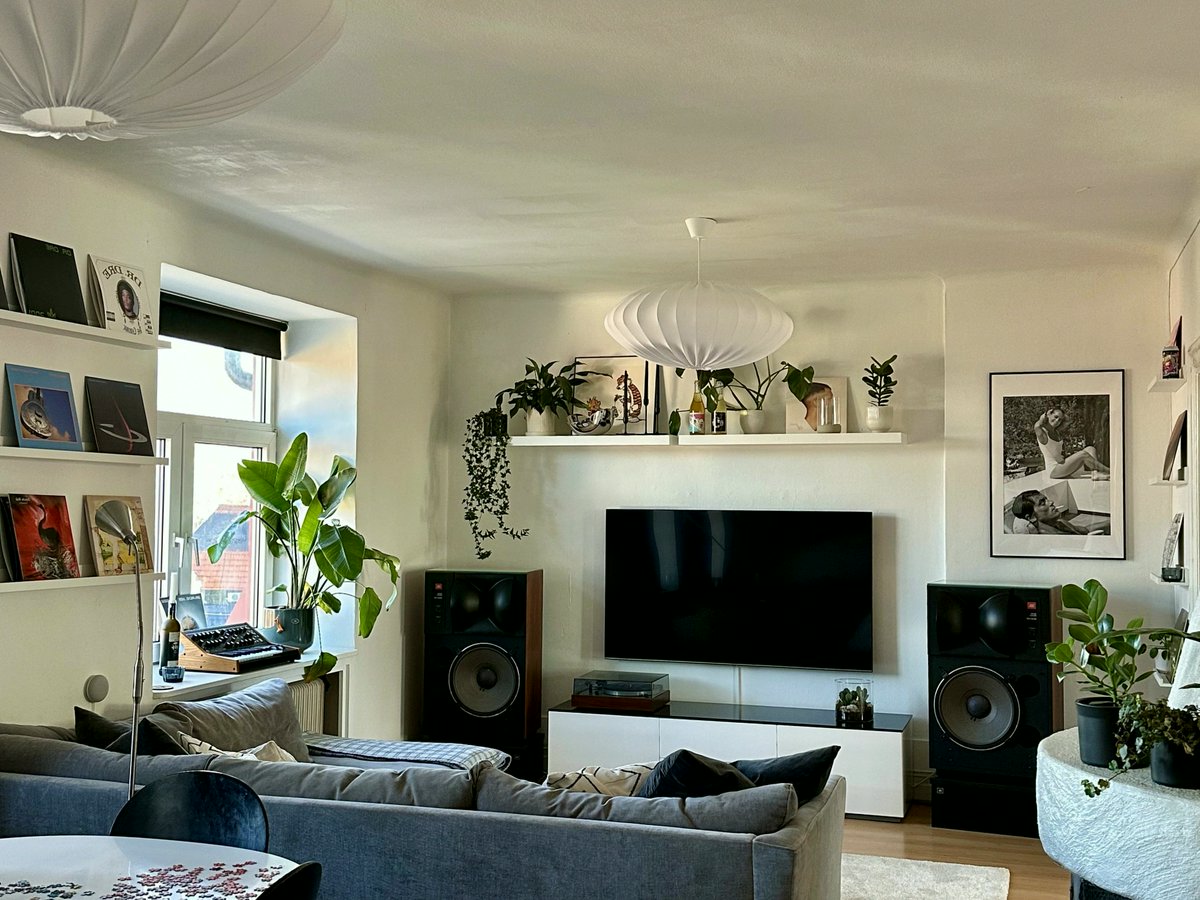 gotominoruz3's tweet photo. My living room in Malmö, Sweden
#MinimalBedroom #KEONHOLORE https://t.co/tgaUO559Jp